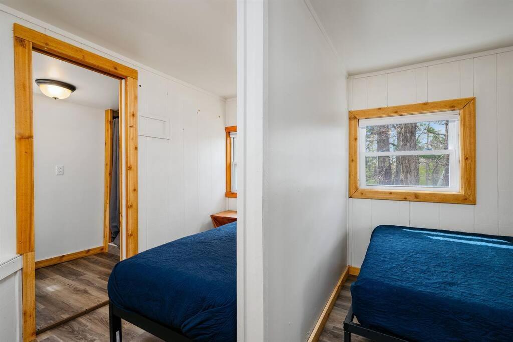 Cozy Cottage On Arbutus Lake 트래버스 시티 외부 사진