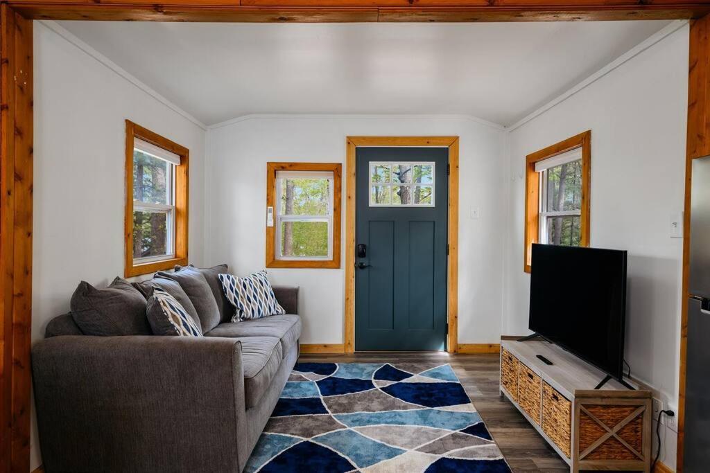 Cozy Cottage On Arbutus Lake 트래버스 시티 외부 사진
